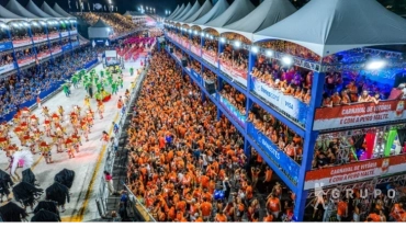 Vitória-ES - Carnaval com Desfile de Escola de Samba